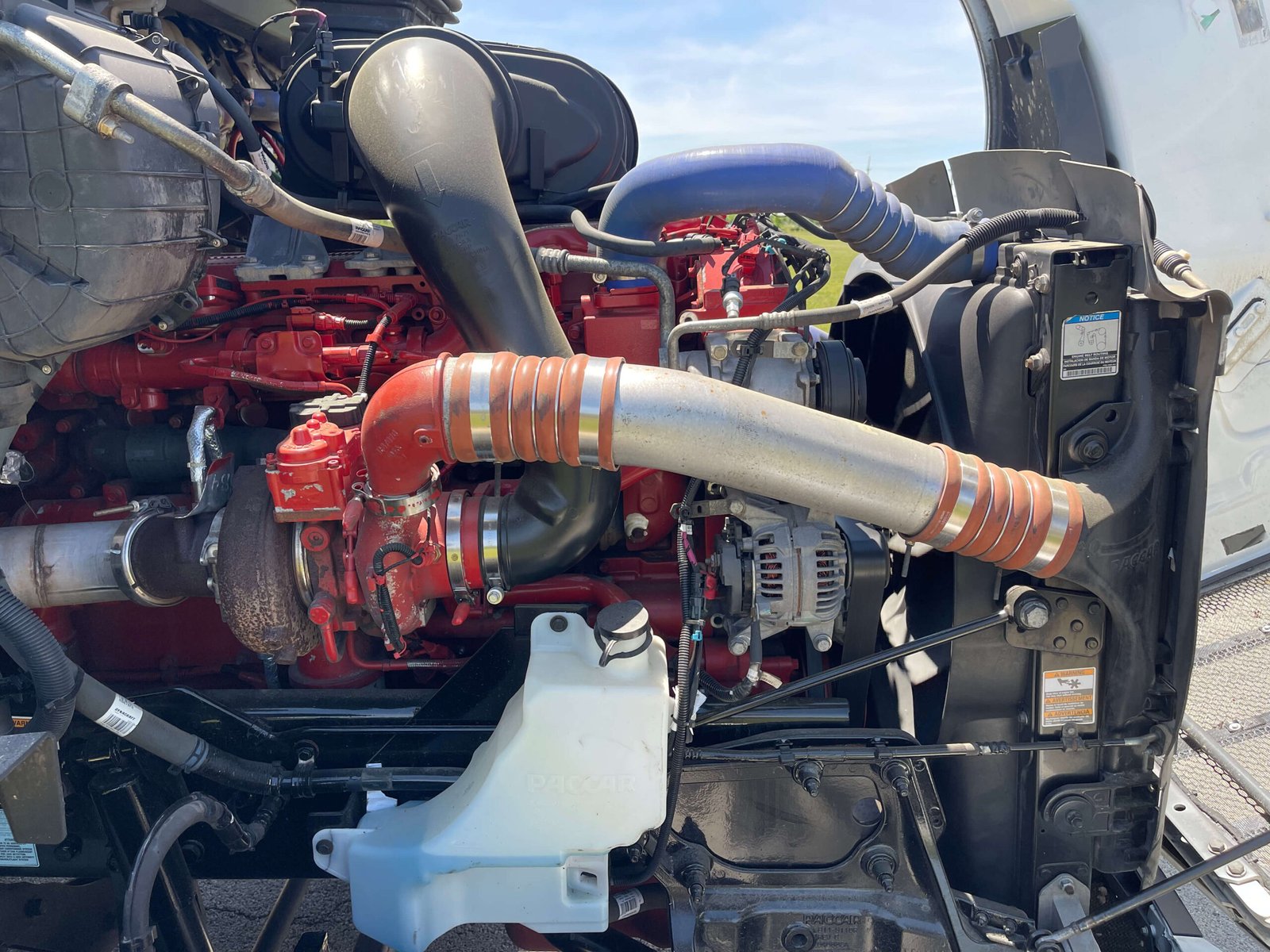 
								2022 Peterbilt 579 full									