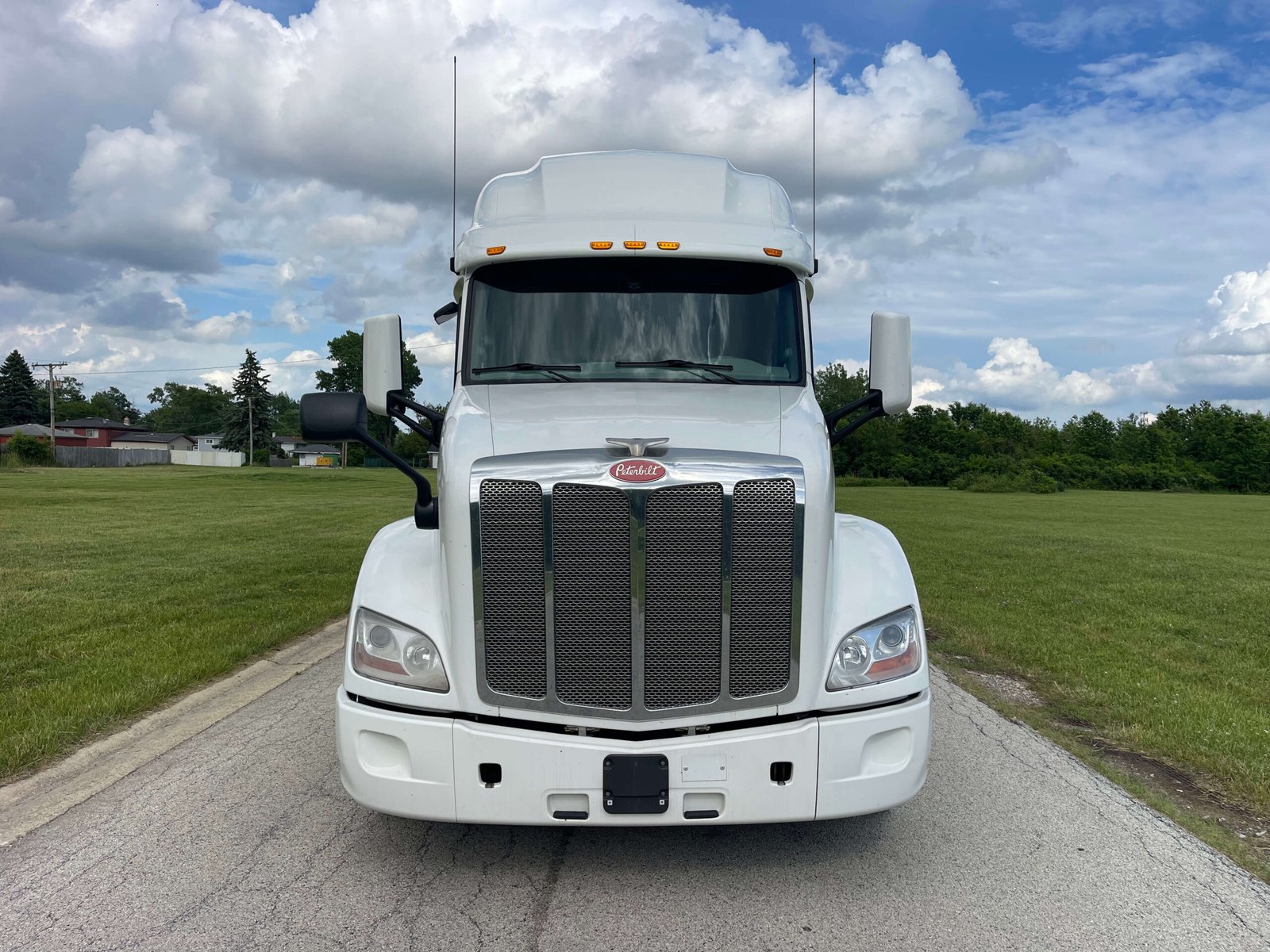 
								2022 Peterbilt 579 full									