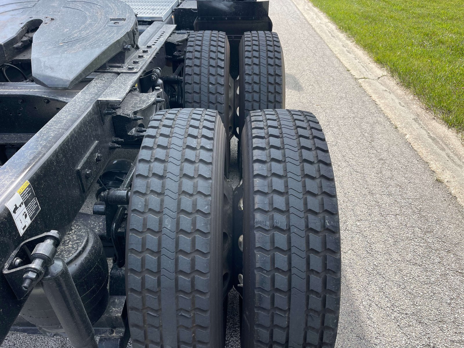 
								2022 Peterbilt 579 full									