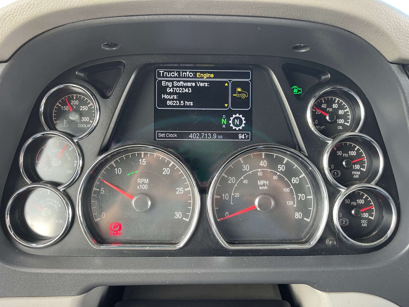
								2022 Peterbilt 579 full									