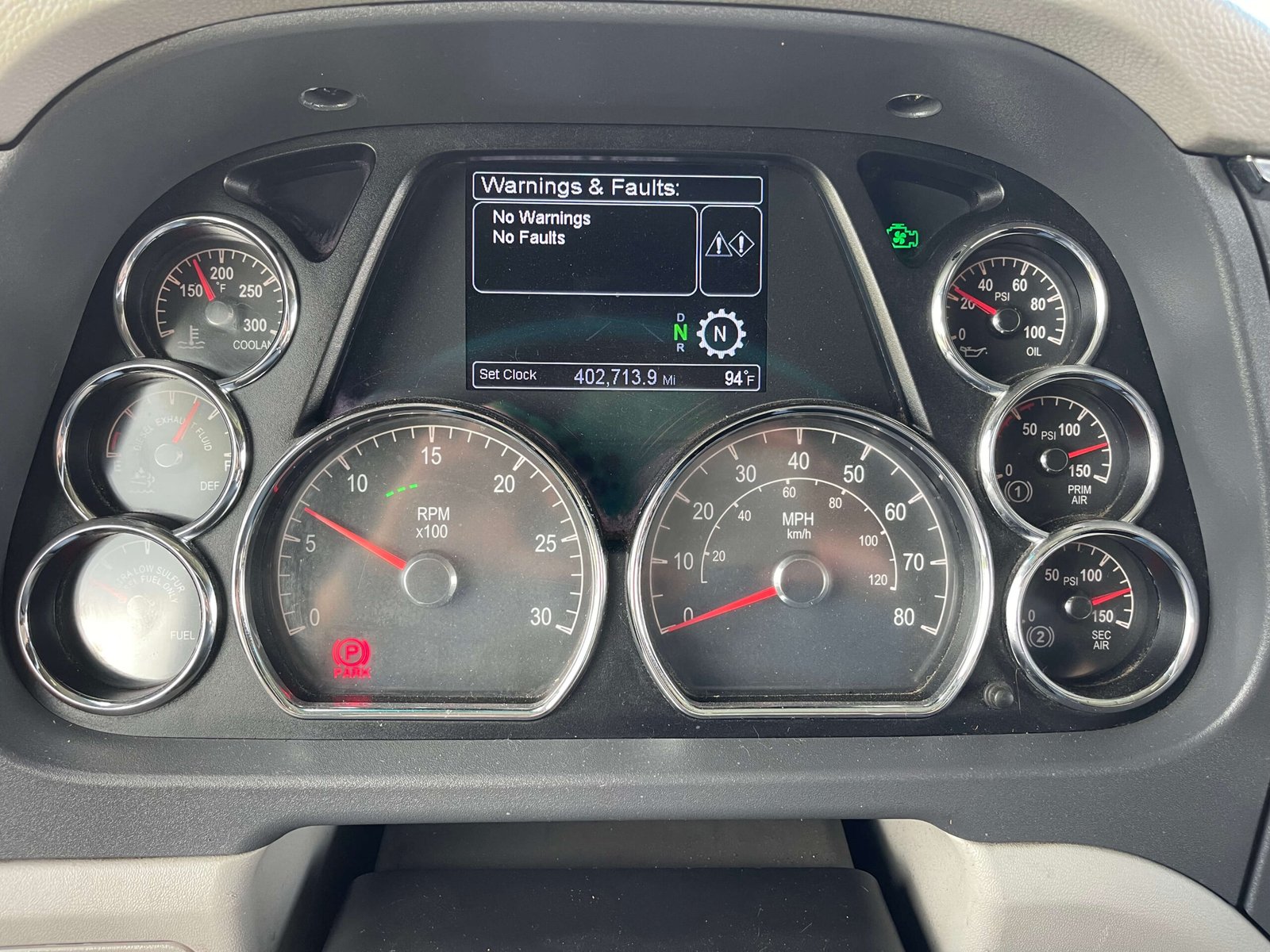 
								2022 Peterbilt 579 full									