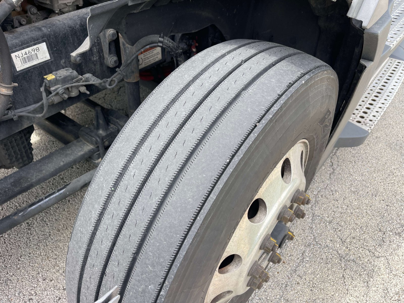 
								2022 Freightliner Cascadia full									