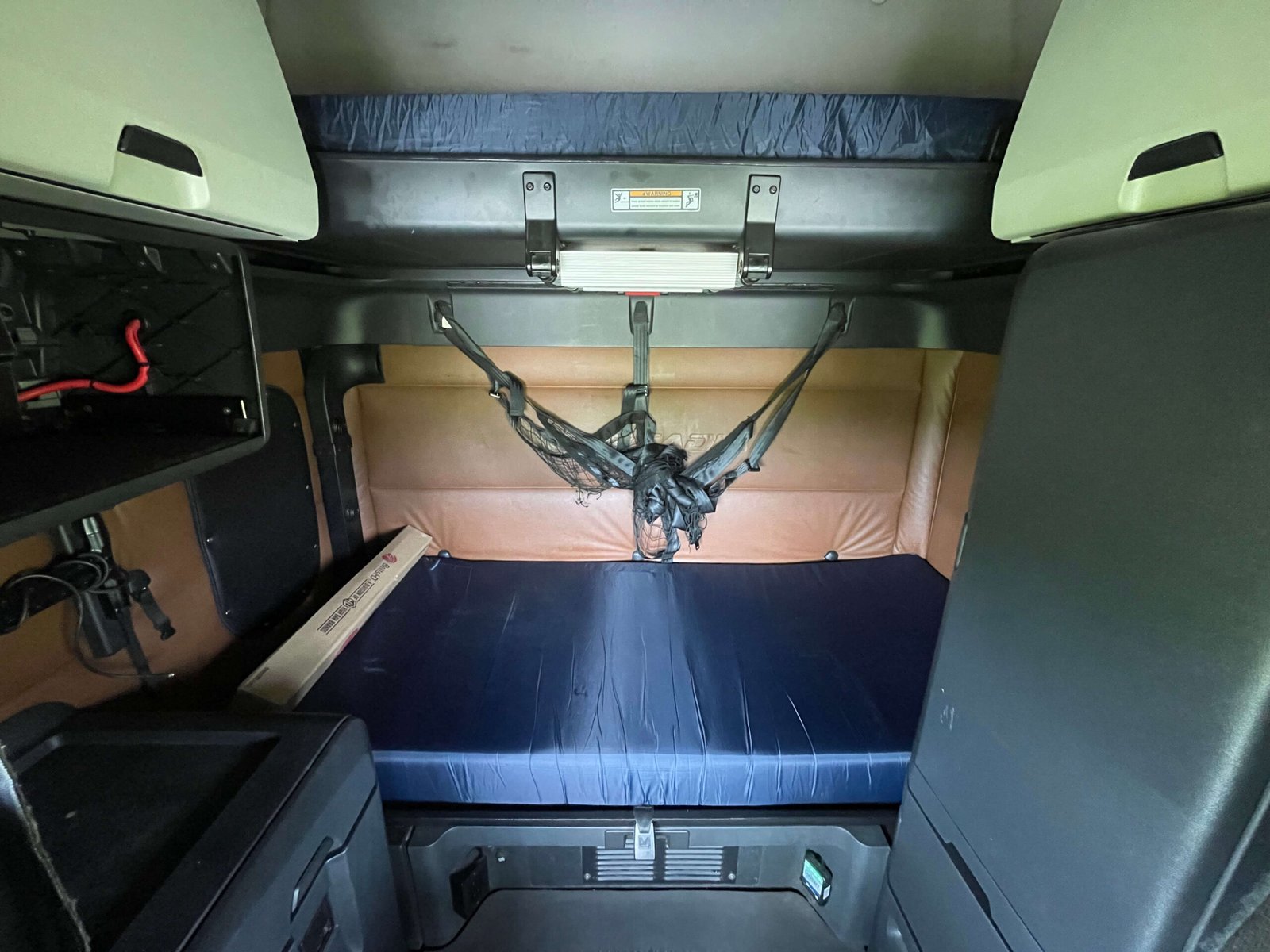 
								2022 Freightliner Cascadia full									