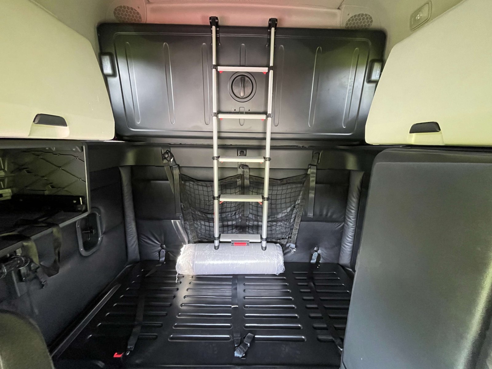 
								2023 Freightliner Cascadia full									