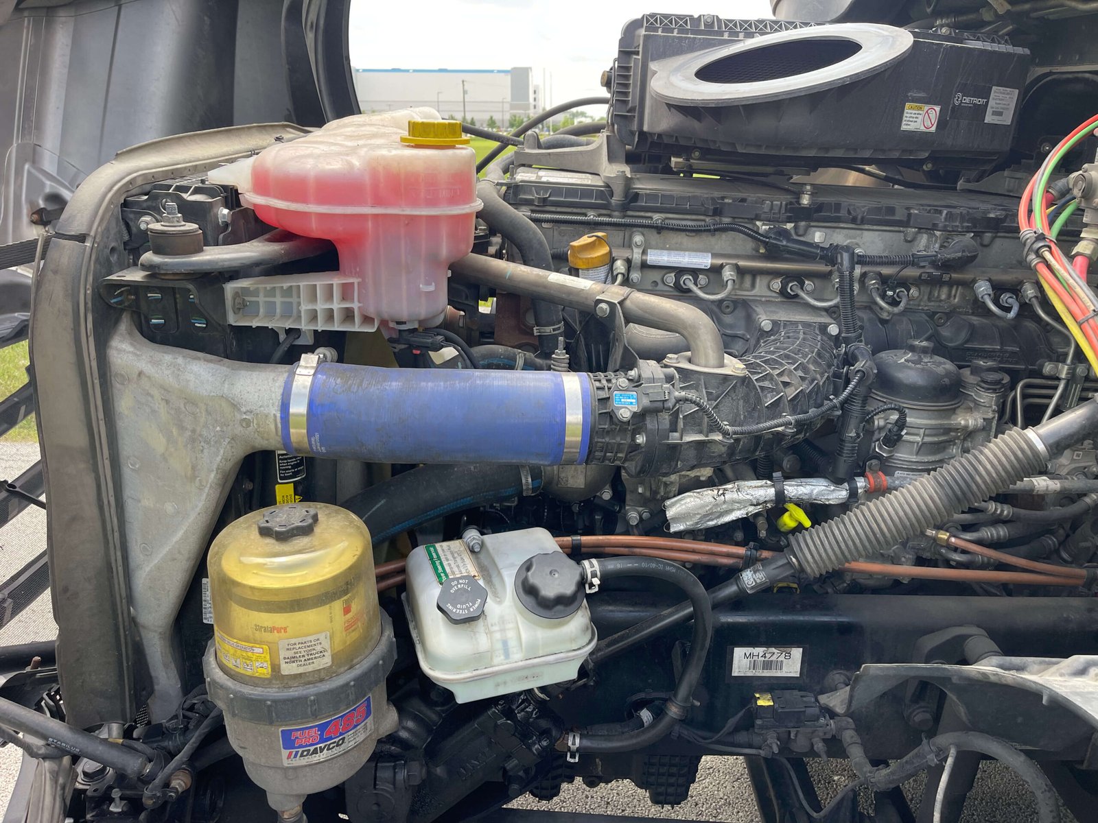 
								2022 Freightliner Cascadia full									