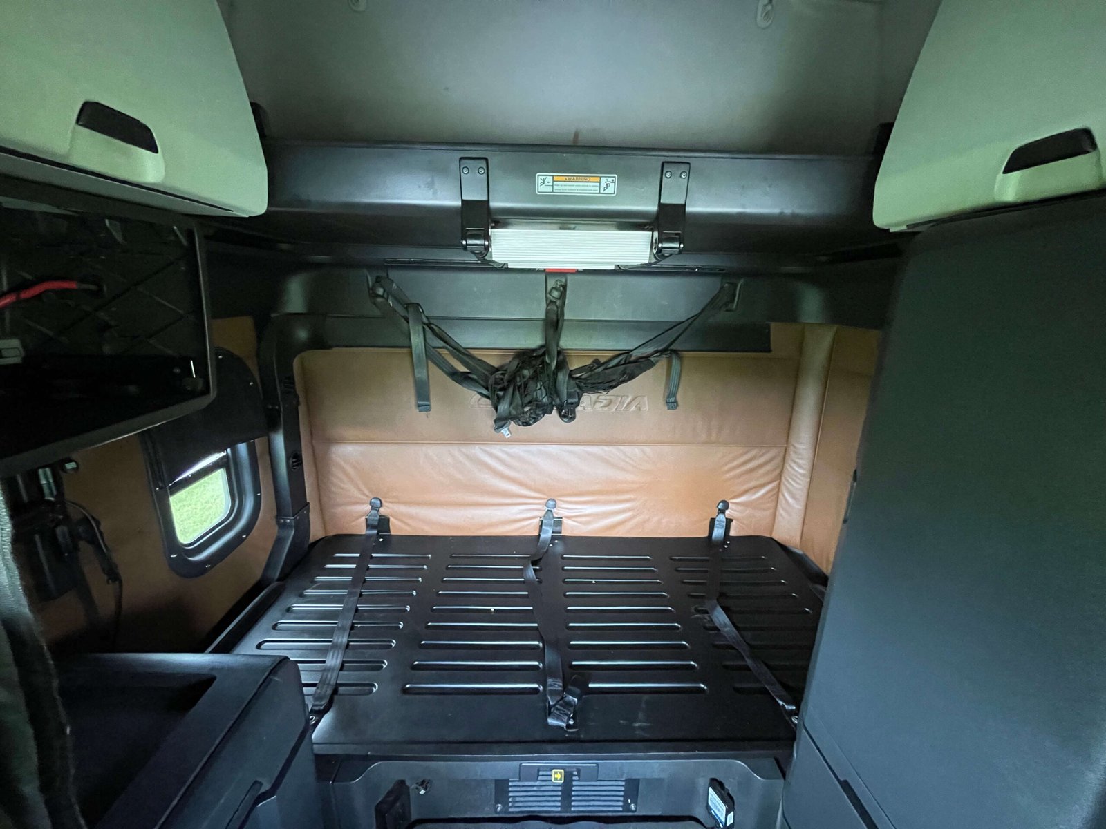 
								2022 Freightliner Cascadia full									