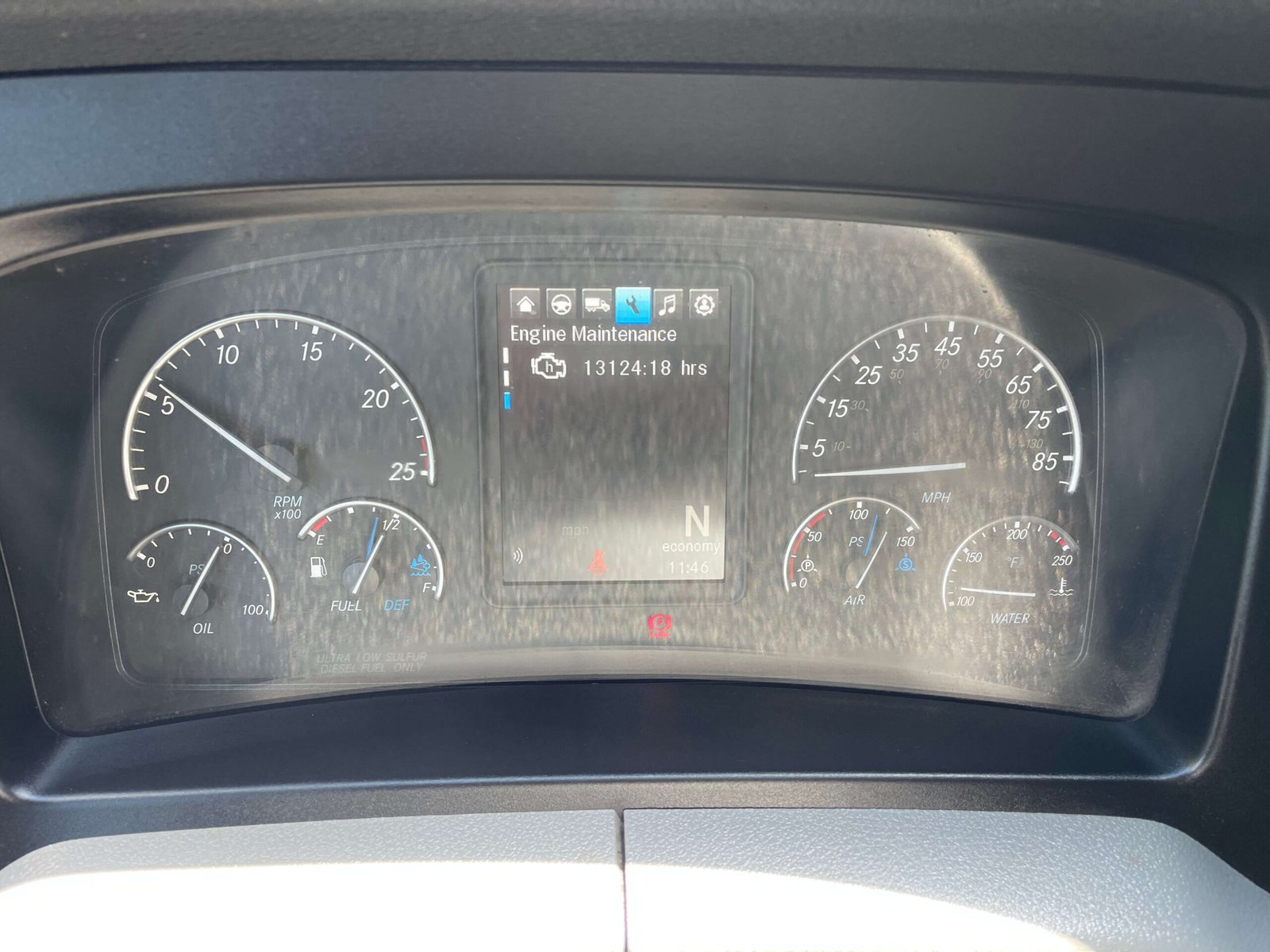
								2022 Freightliner Cascadia full									