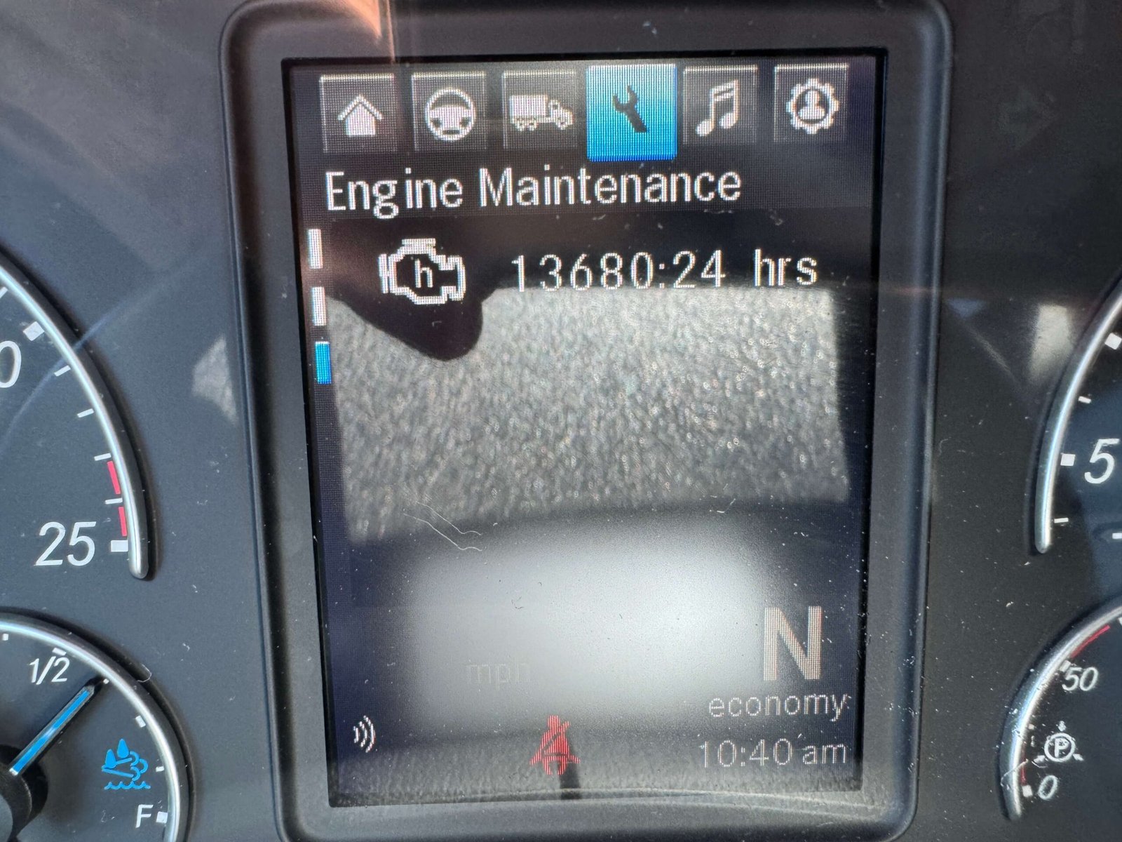 
								2022 Freightliner Cascadia full									