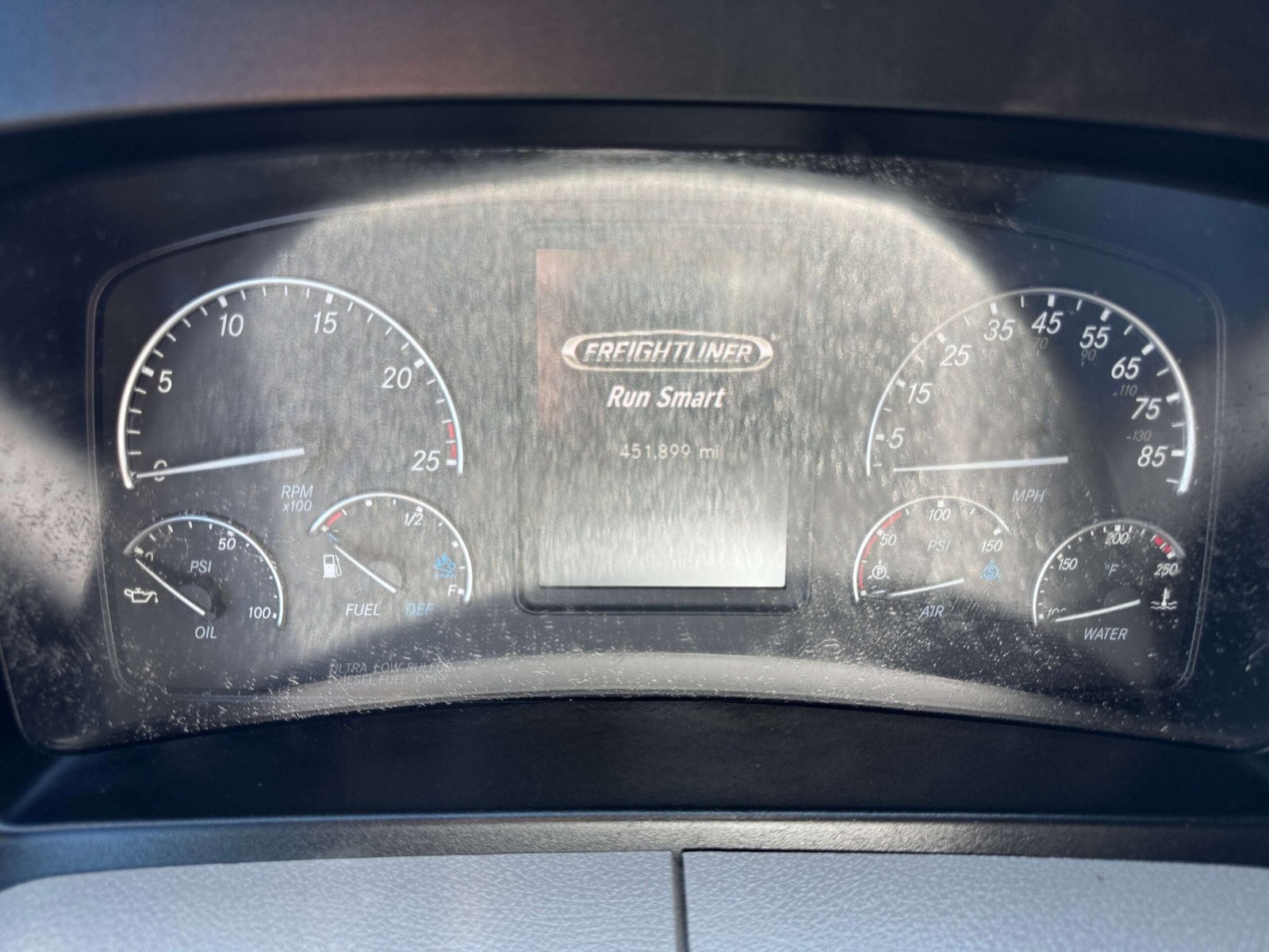 
								2022 Freightliner Cascadia full									