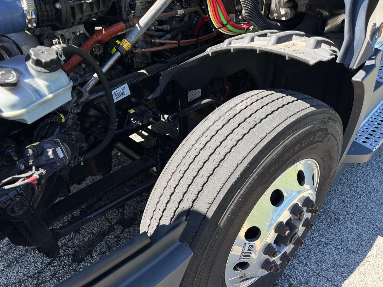 
								2022 Freightliner Cascadia full									