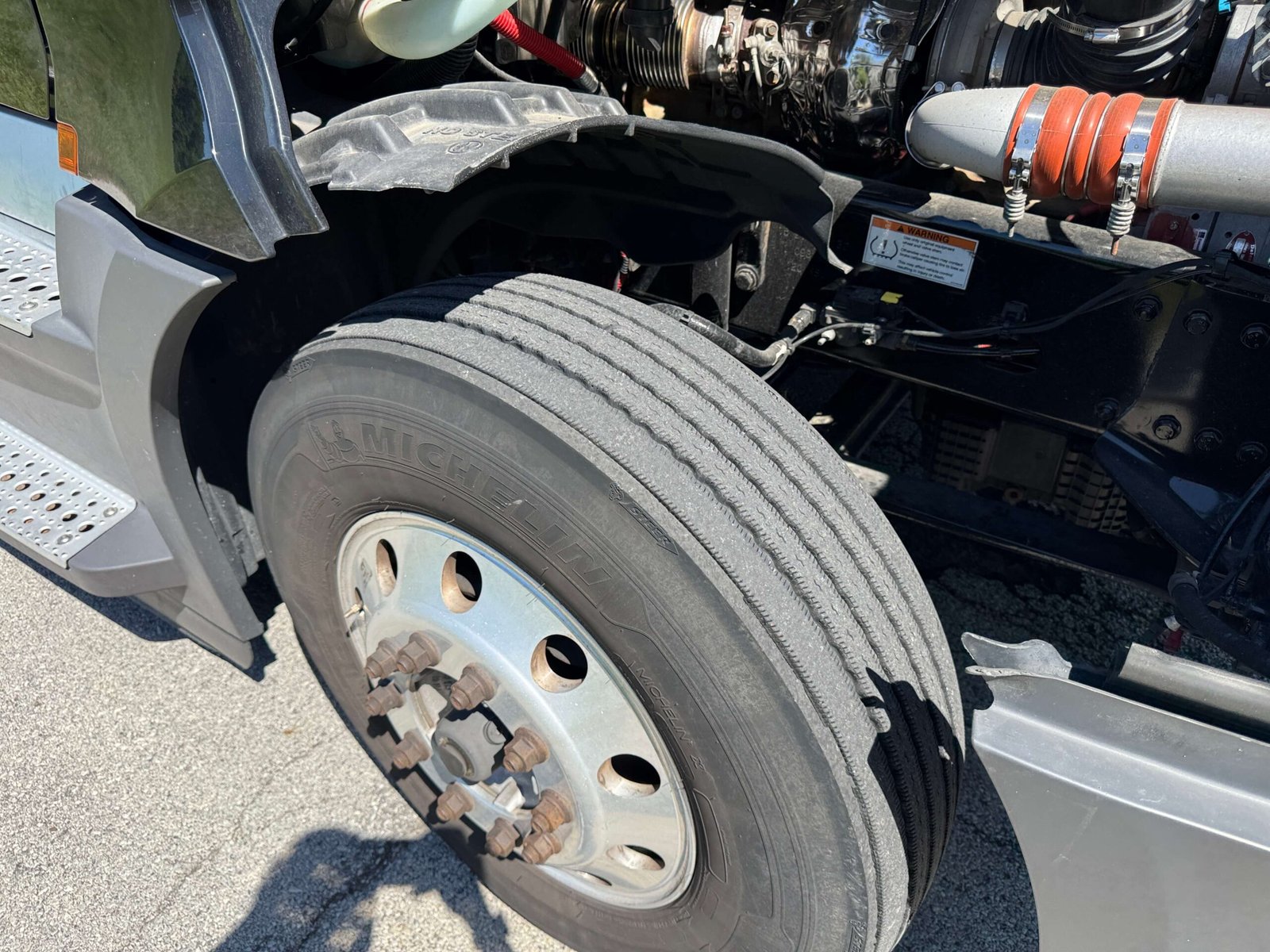 
								2022 Freightliner Cascadia full									