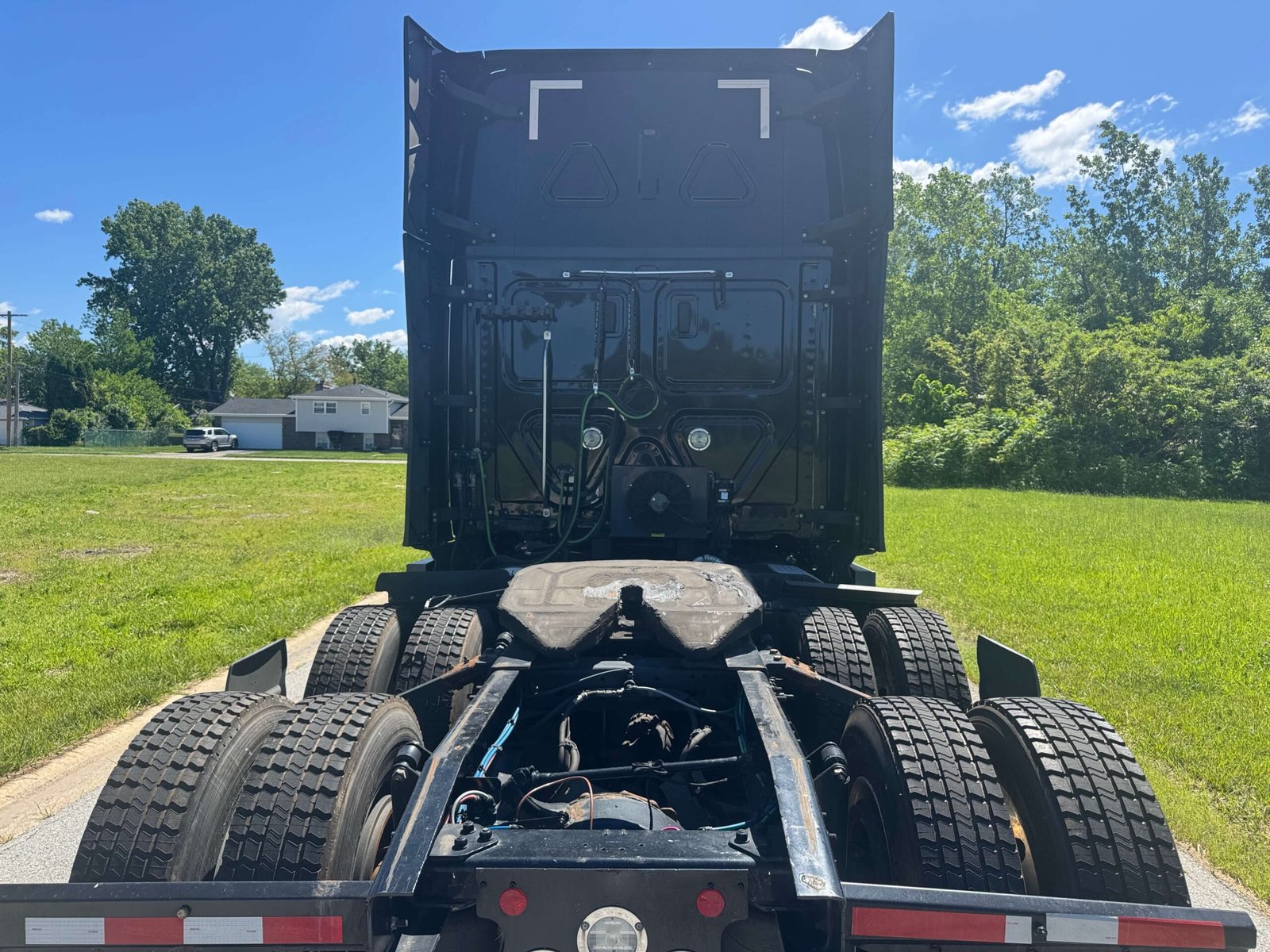 
								2022 Freightliner Cascadia full									