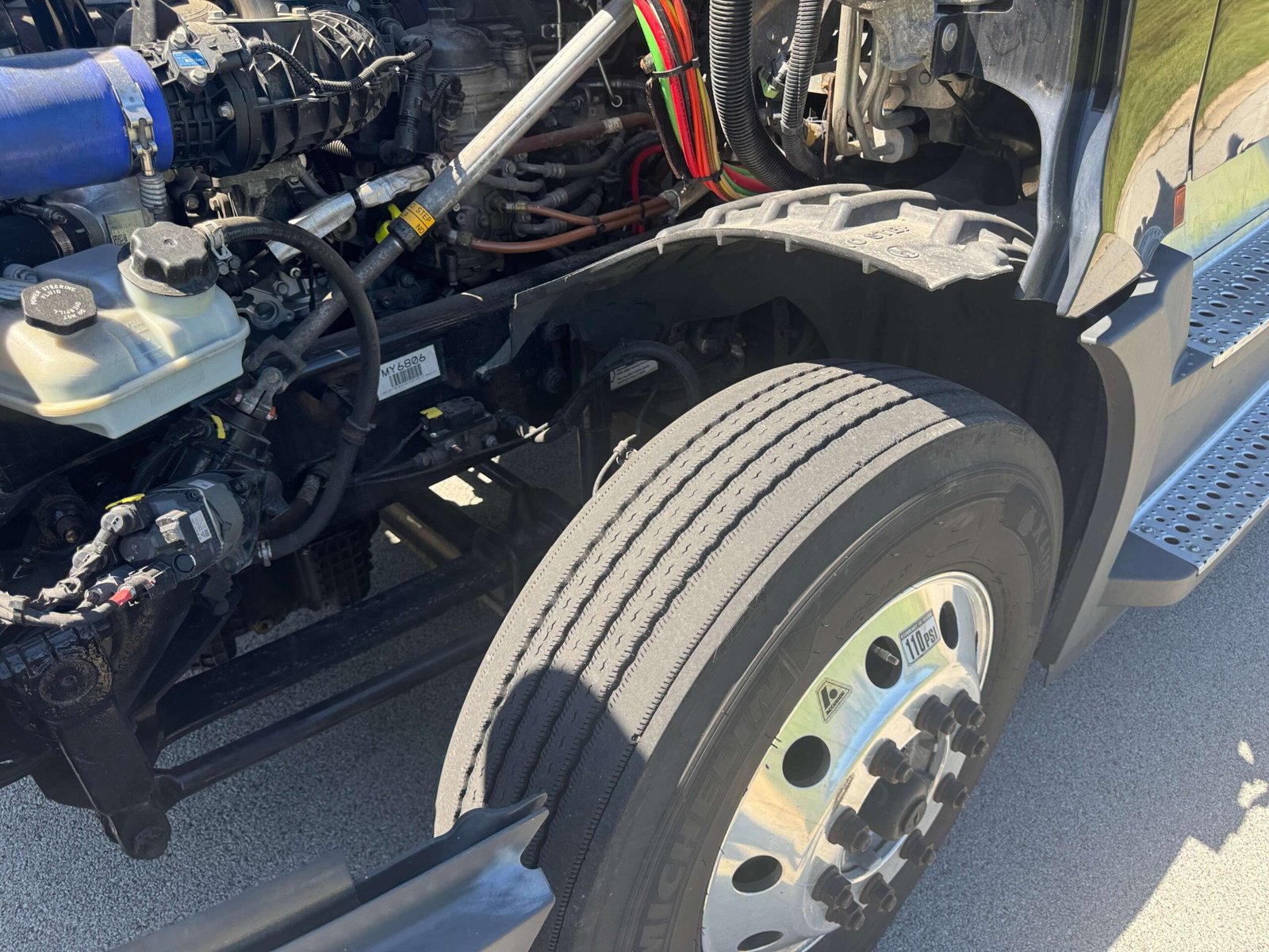 
								2022 Freightliner Cascadia full									