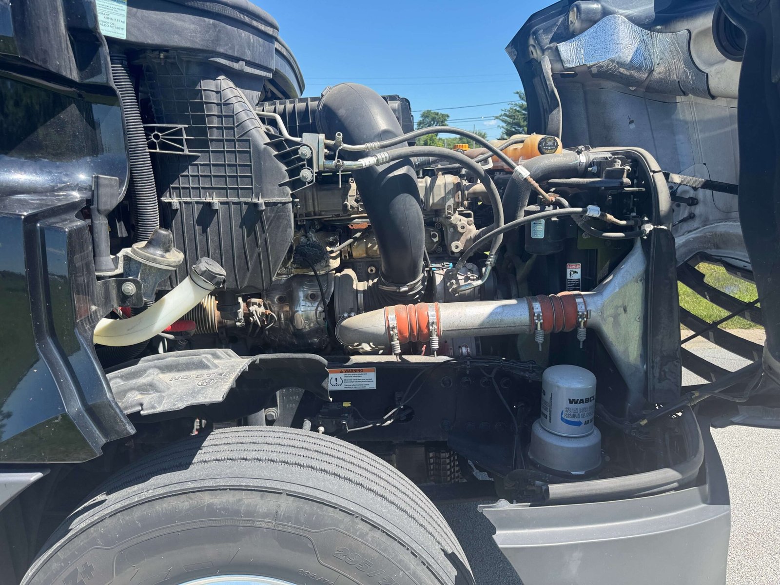
								2022 Freightliner Cascadia full									