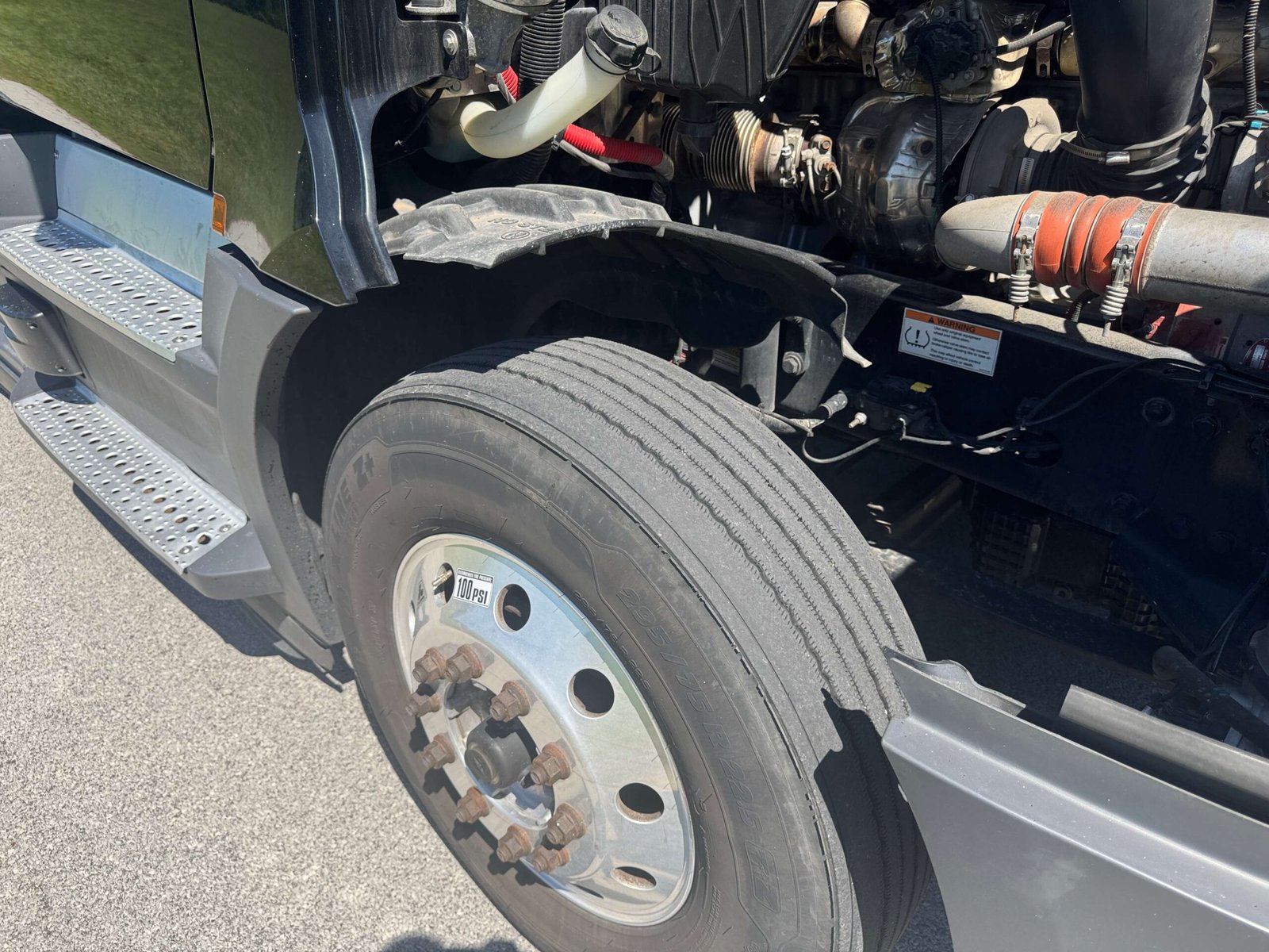 
								2022 Freightliner Cascadia full									