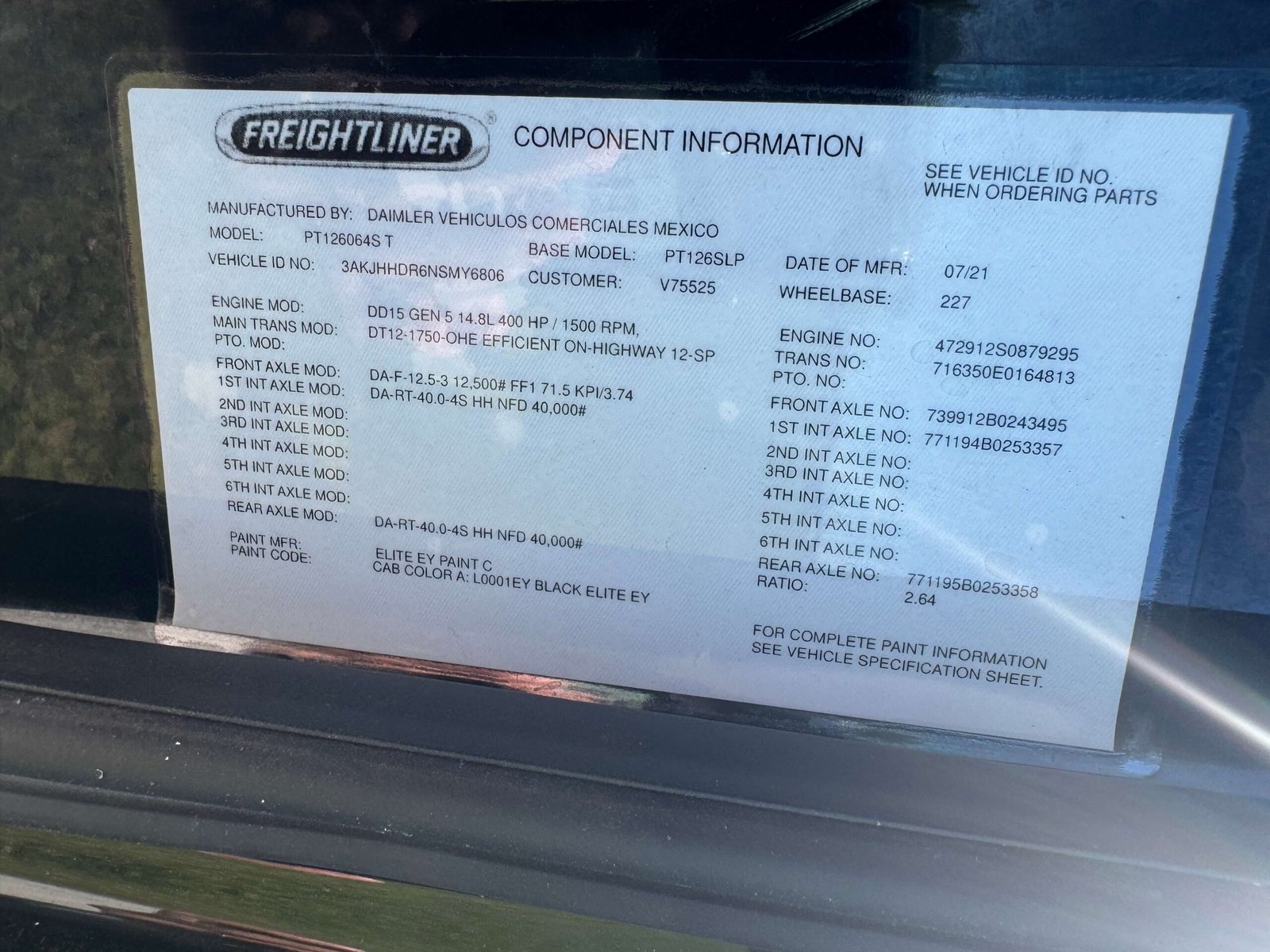 
								2022 Freightliner Cascadia full									