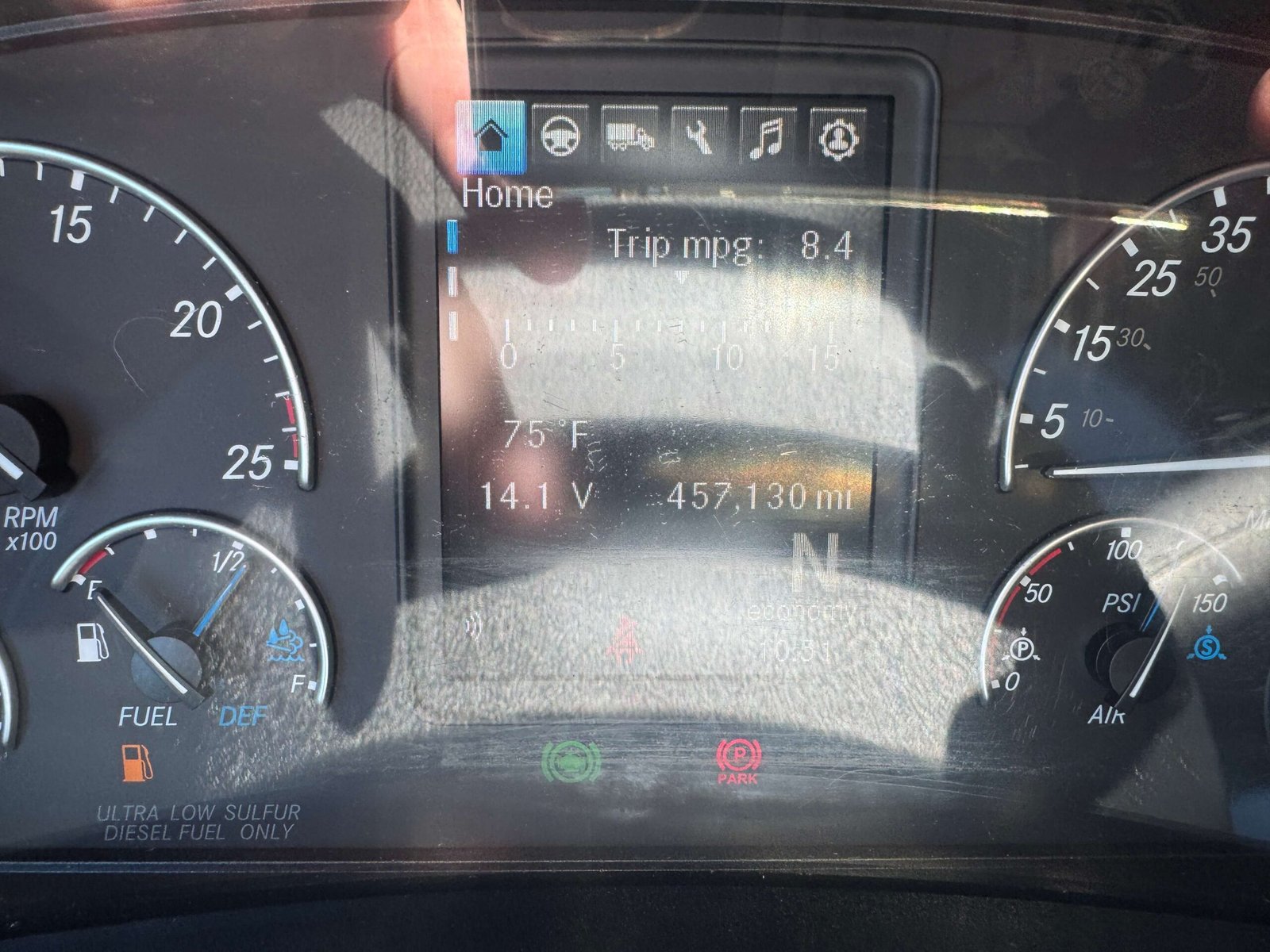 
								2022 Freightliner Cascadia full									