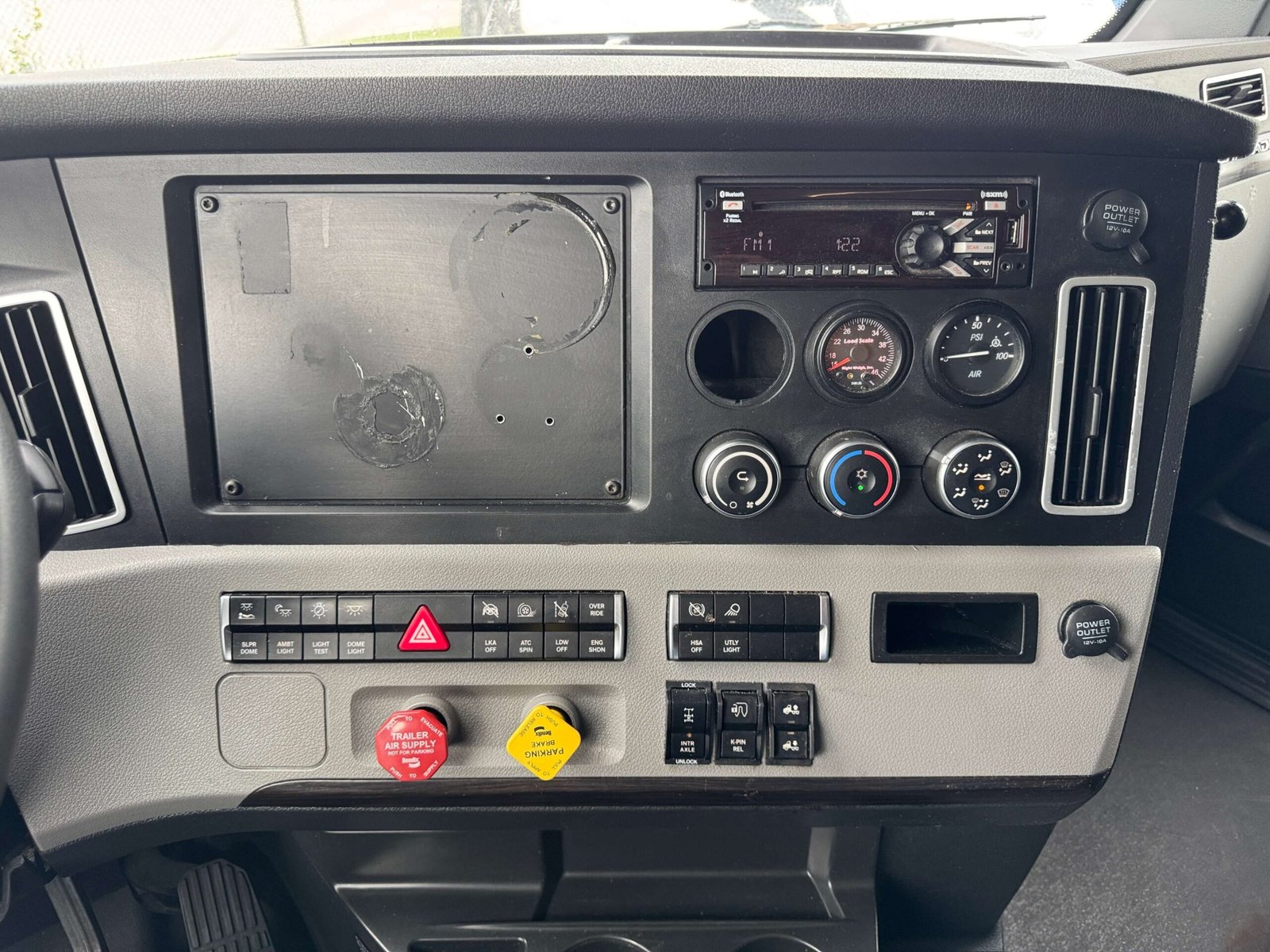 
								2022 Freightliner Cascadia full									