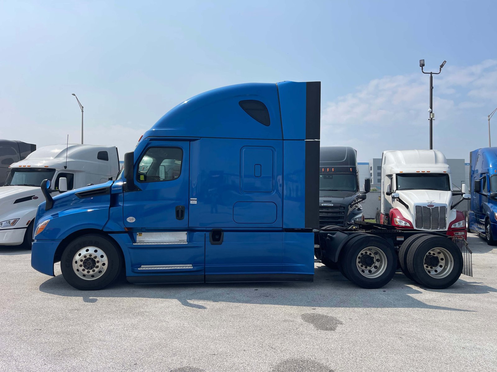 
								Freightliner Cascadia 2022 full									