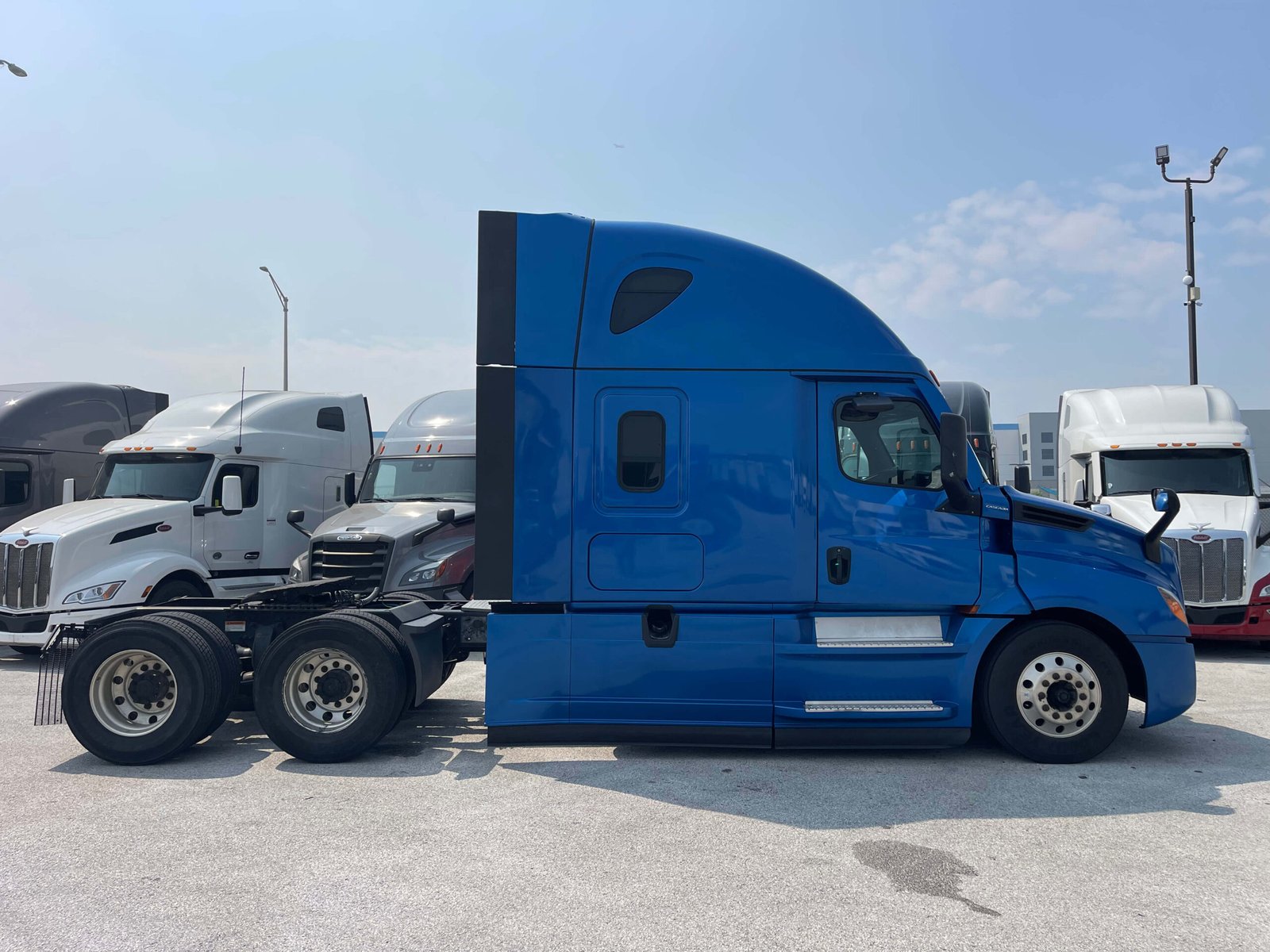 
								Freightliner Cascadia 2022 full									