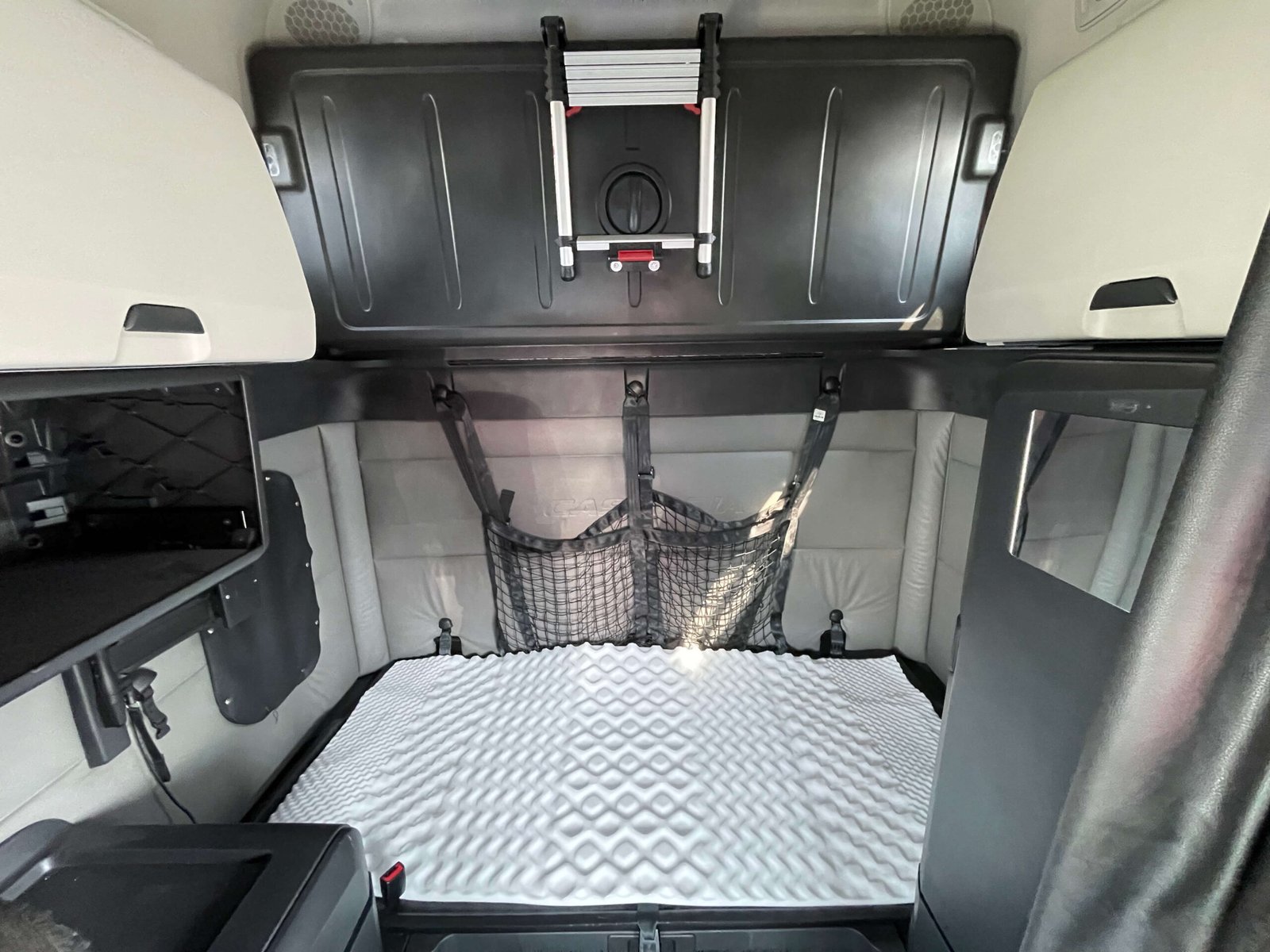 
								Freightliner Cascadia 2022 full									