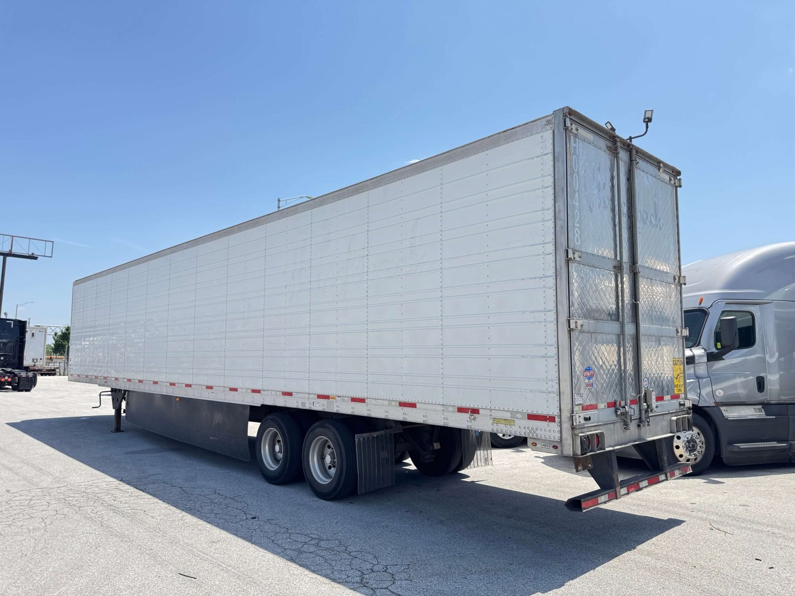 
								2020 Utility Reefer full									