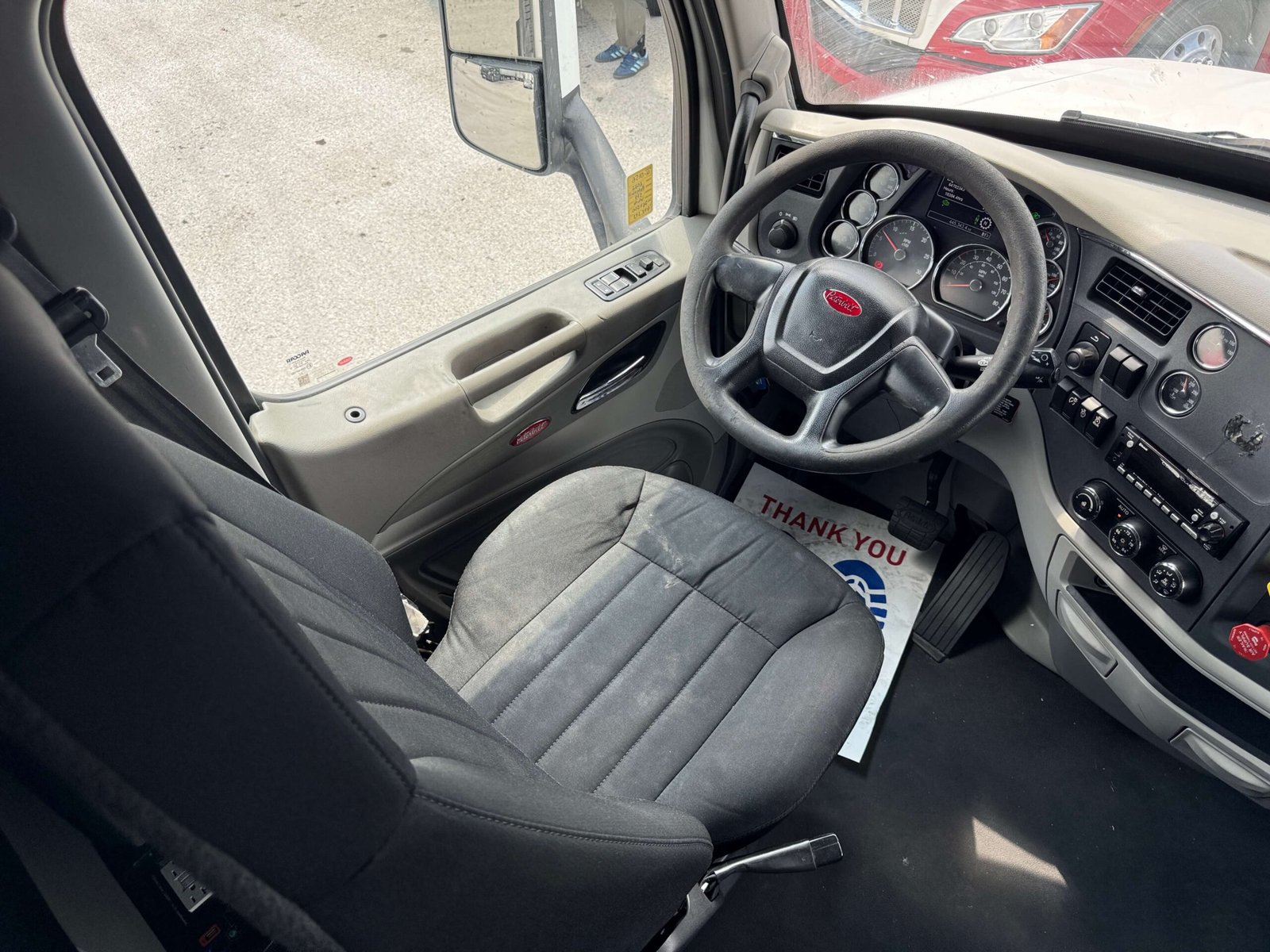 
								2022 Peterbilt 579 full									