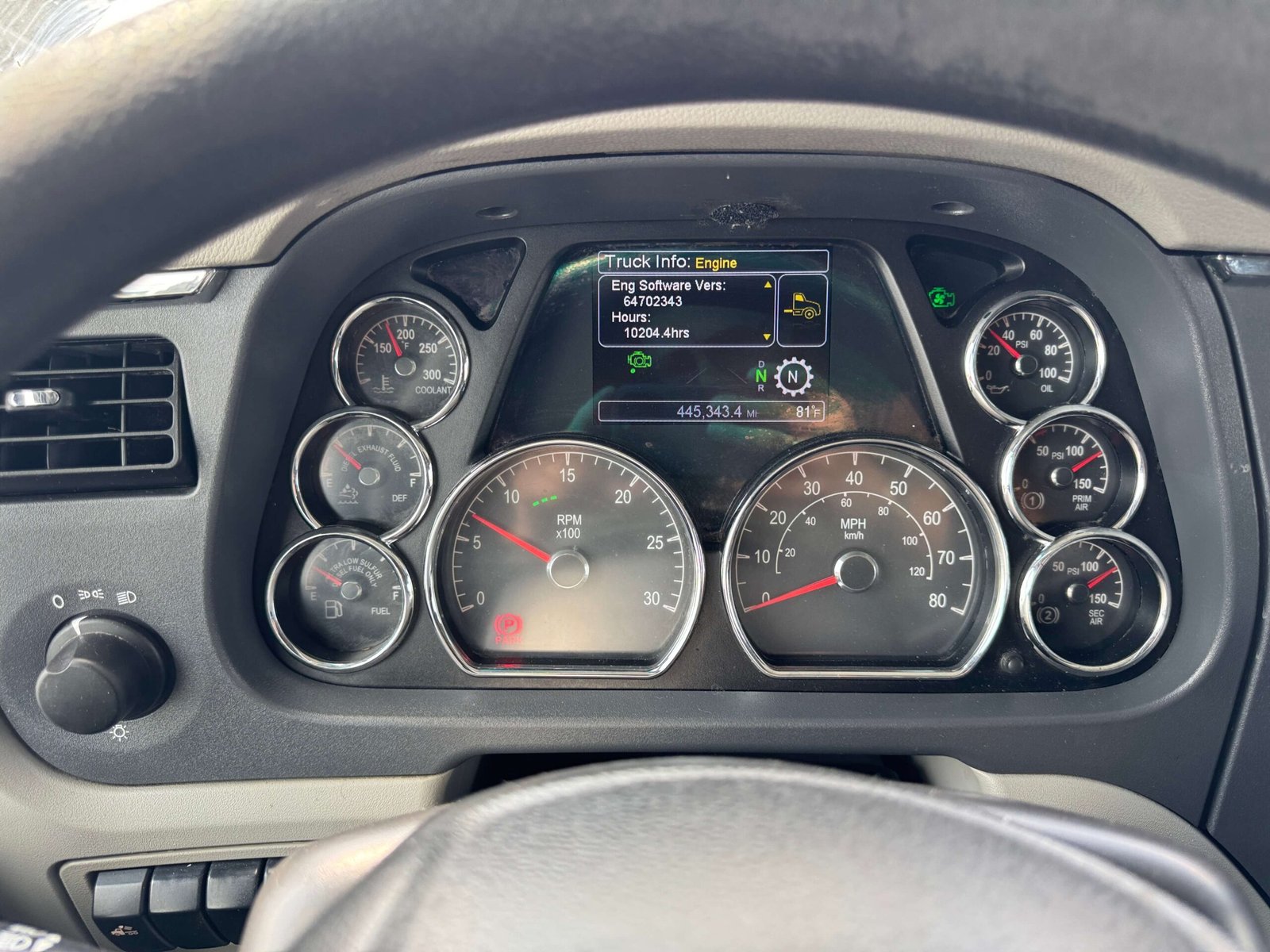 
								2022 Peterbilt 579 full									