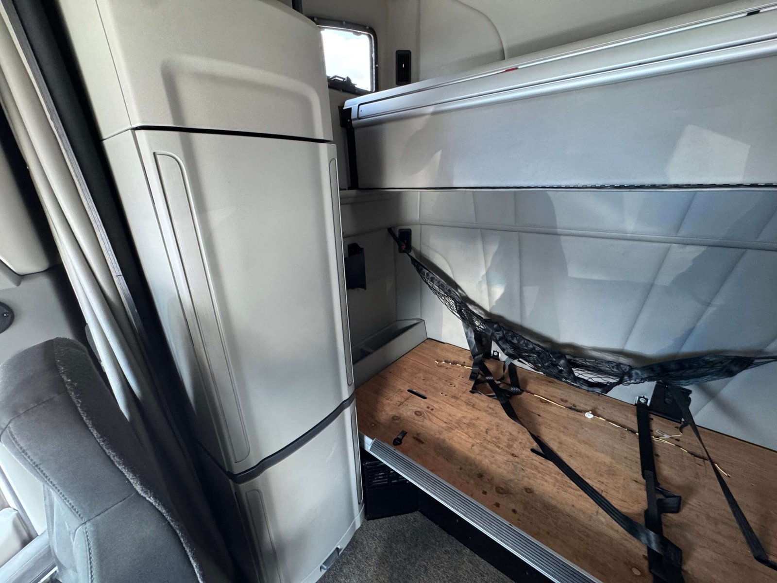 
								2022 Peterbilt 579 full									
