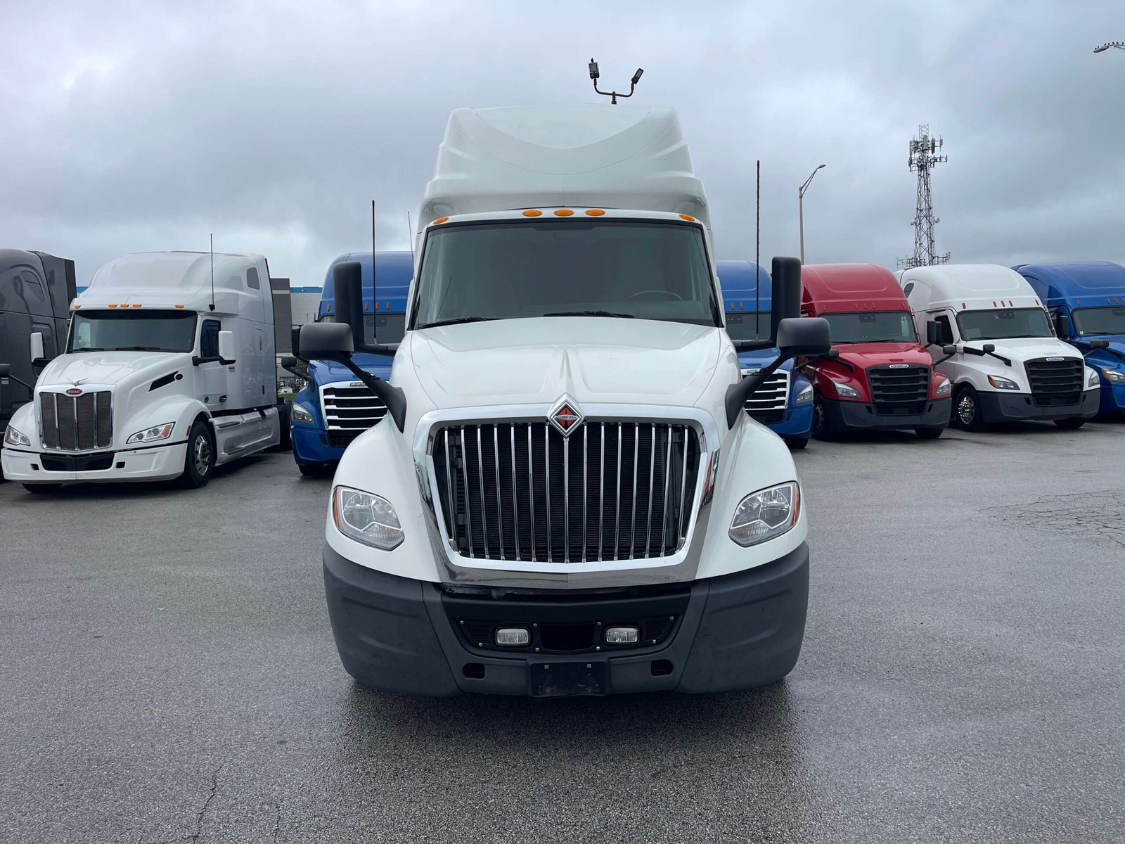 
								International LT625 2020 full									