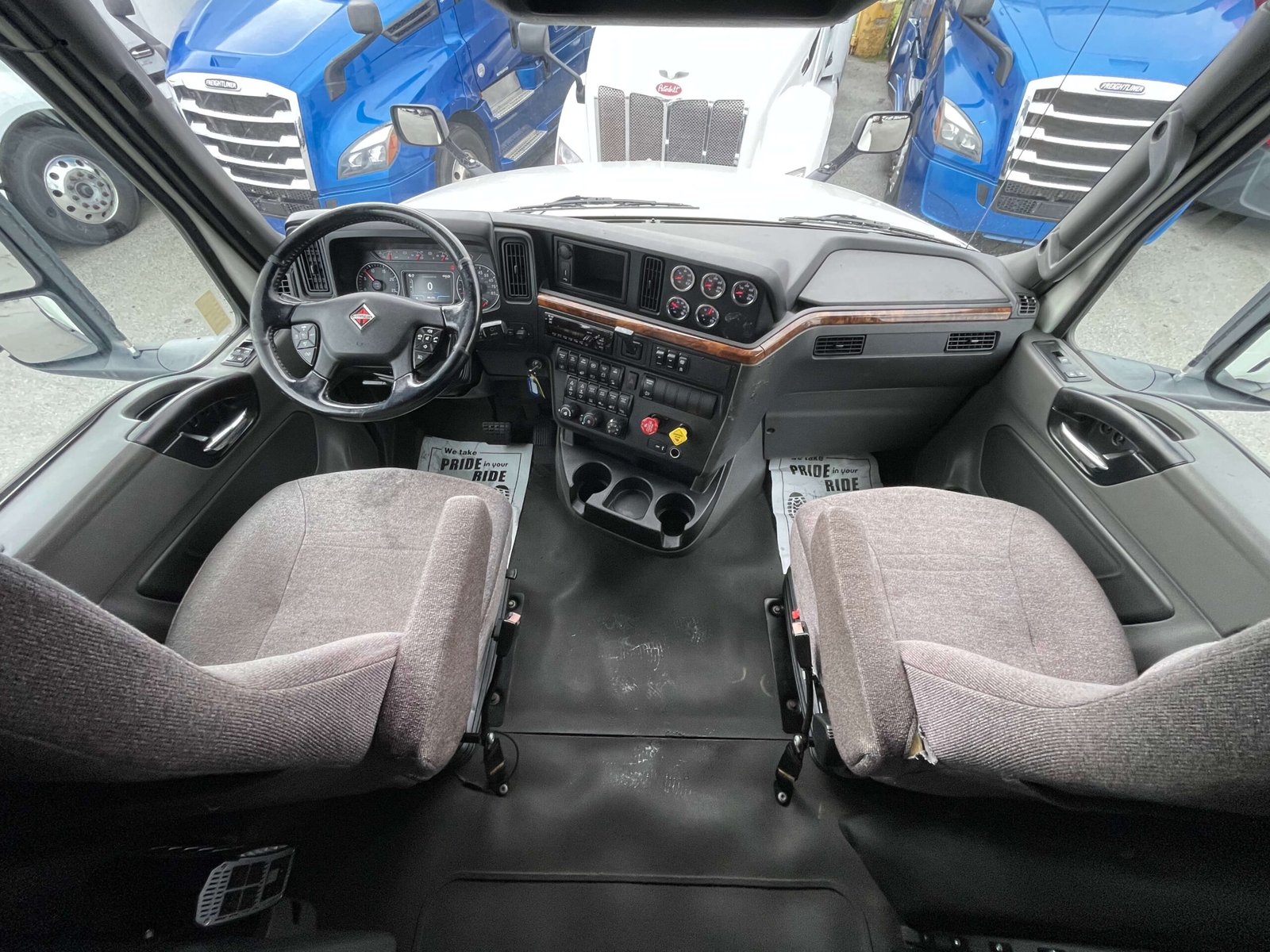 
								International LT625 2020 full									