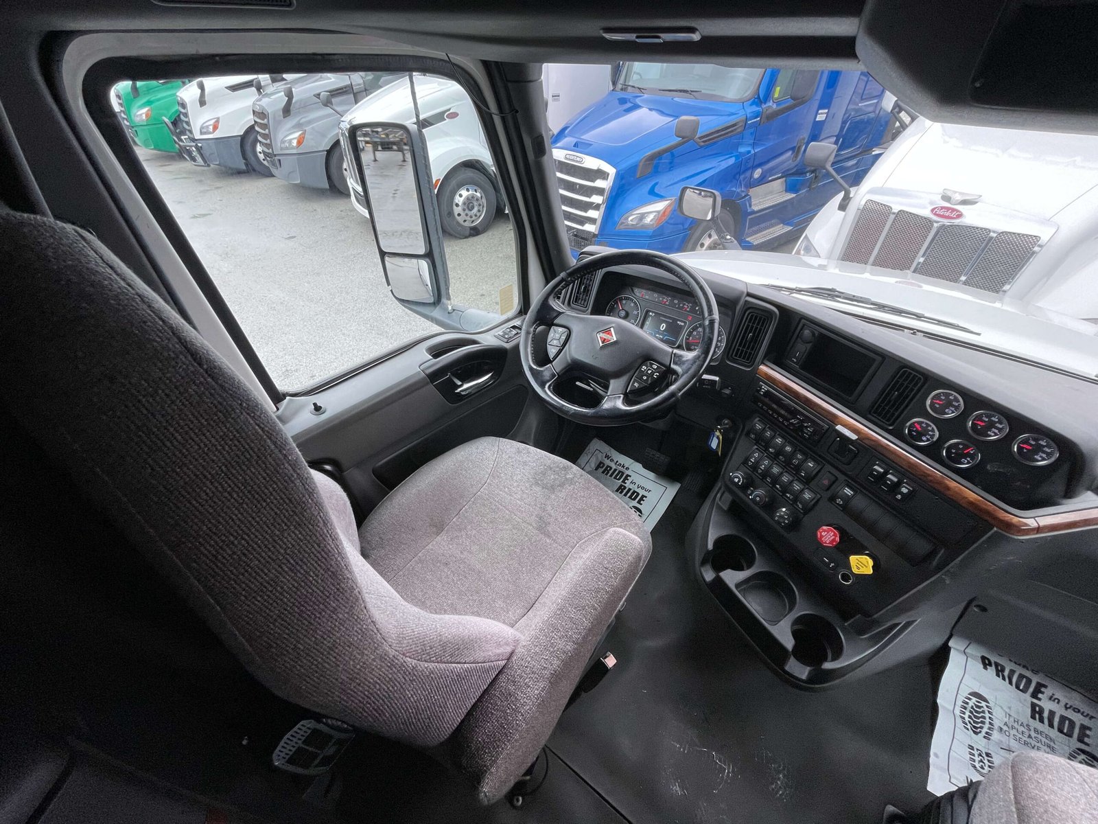 
								International LT625 2020 full									