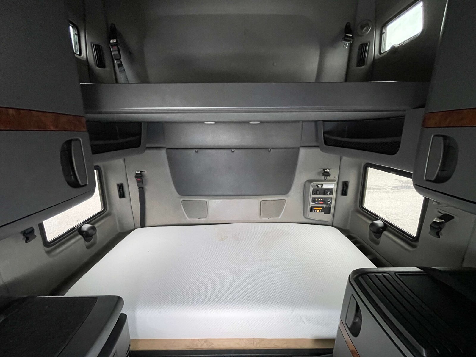 
								International LT625 2020 full									