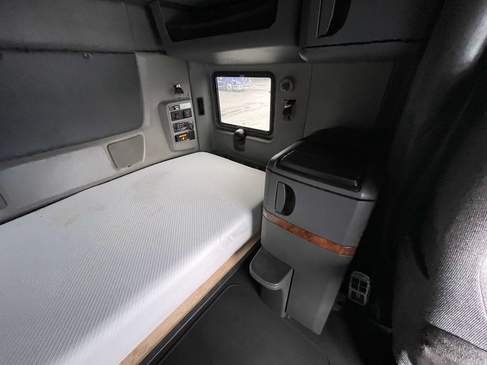 
								International LT625 2020 full									
